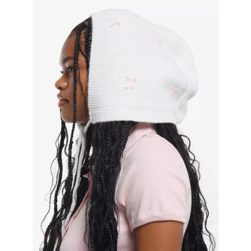 T9  White Hood With Pink Ribbon Ties Hot Topic Cozy Comfy 100% acrylic